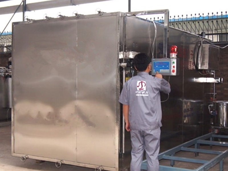 Redwood wax injection machine (click to enter)